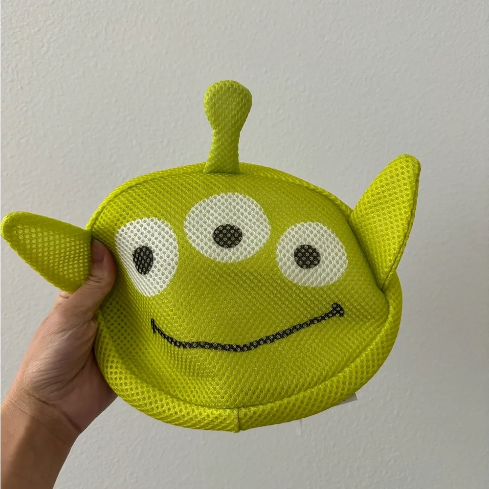 Daiso Green Alien Mesh Storage Pouch
